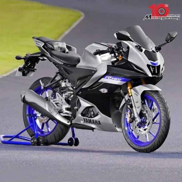 Yamaha R15M